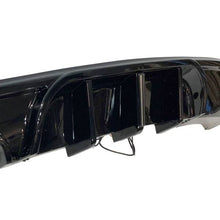 Load image into Gallery viewer, Diffusore Paraurti Posteriore BMW Serie 1 E82 / E88 conversione in M Performance Nero lucido Luce freno a led