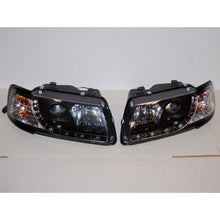 Carica l'immagine nel visualizzatore di Gallery, Fari Anteriori Day Light Audi A3 8P 96-02