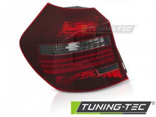 Carica l'immagine nel visualizzatore di Gallery, Fanali Posteriori Rossi SMOKE LEFT SIDE TYC per BMW Serie 1 E87/E81 LCI 07-11