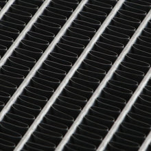 Carica l'immagine nel visualizzatore di Gallery, Radiatore Sportivo ad alto flusso da 40 mm Mitsubishi Lancer EVO 7 / 8 / 9 01-07