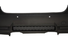 Carica l'immagine nel visualizzatore di Gallery, Paraurti Posteriore BMW Serie 3 E90 (2004-2011) Middle Exhaust M3 Design con PDC Fori sensori di parcheggio
