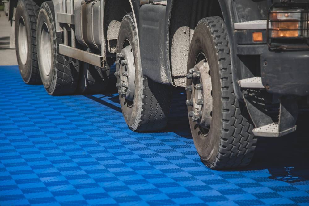 PAVIMENTAZIONE MODULARE IN POLIPROPILENE