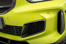Carica l&#39;immagine nel visualizzatore di Gallery, Prese aria paraurti anteriore in fibra di carbonio BMW Serie 1 F40 M-Pack/ M135i