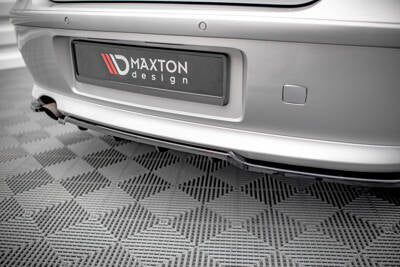 Splitter posteriore centrale (con barre verticali) BMW Serie 1 E81 Facelift