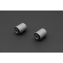 Load image into Gallery viewer, Hardrace Boccole CONTROL ARM Anteriore-Piccole Plastica 2 Pezzi - Subaru IMPREZA GC/GF/GM FORESTER SF LEGACY BD/BG/BK