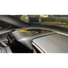 Carica l'immagine nel visualizzatore di Gallery, CarbonWorks Pannello centrale cruscotto in carbonio per Honda Civic Type R FK8/FK7 2017-2023 - foto 4