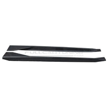 Carica l'immagine nel visualizzatore di Gallery, CarbonWorks Minigonne laterali in carbonio pre-preg per BMW M3 G80 dal 2020 e M4 G82/G83 dal 2020 - foto 4