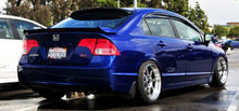 Carica l'immagine nel visualizzatore di Gallery, Frangivento Posteriore JDM Style SK-Import Fumé Honda Civic FD FA Pre-Facelift - foto 5