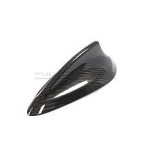 Carica l'immagine nel visualizzatore di Gallery, CarbonWorks Tappo antenna in carbonio per BMW Serie 3 E30/E36/E46/E90/E92/E93/F30/F80/G20/G80 dal 1986, M4 F82/F83/G82/G83