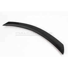 Carica l'immagine nel visualizzatore di Gallery, CarbonWorks Spoiler baule posteriore V Style in carbonio per Mercedes-Benz Classe C W204 2007-2014 – cod. 120777 - foto 1