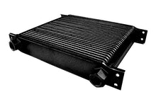 Carica l'immagine nel visualizzatore di Gallery, Radiatore olio universale FMIC 30-row femmina 1/2" nero - vista 4