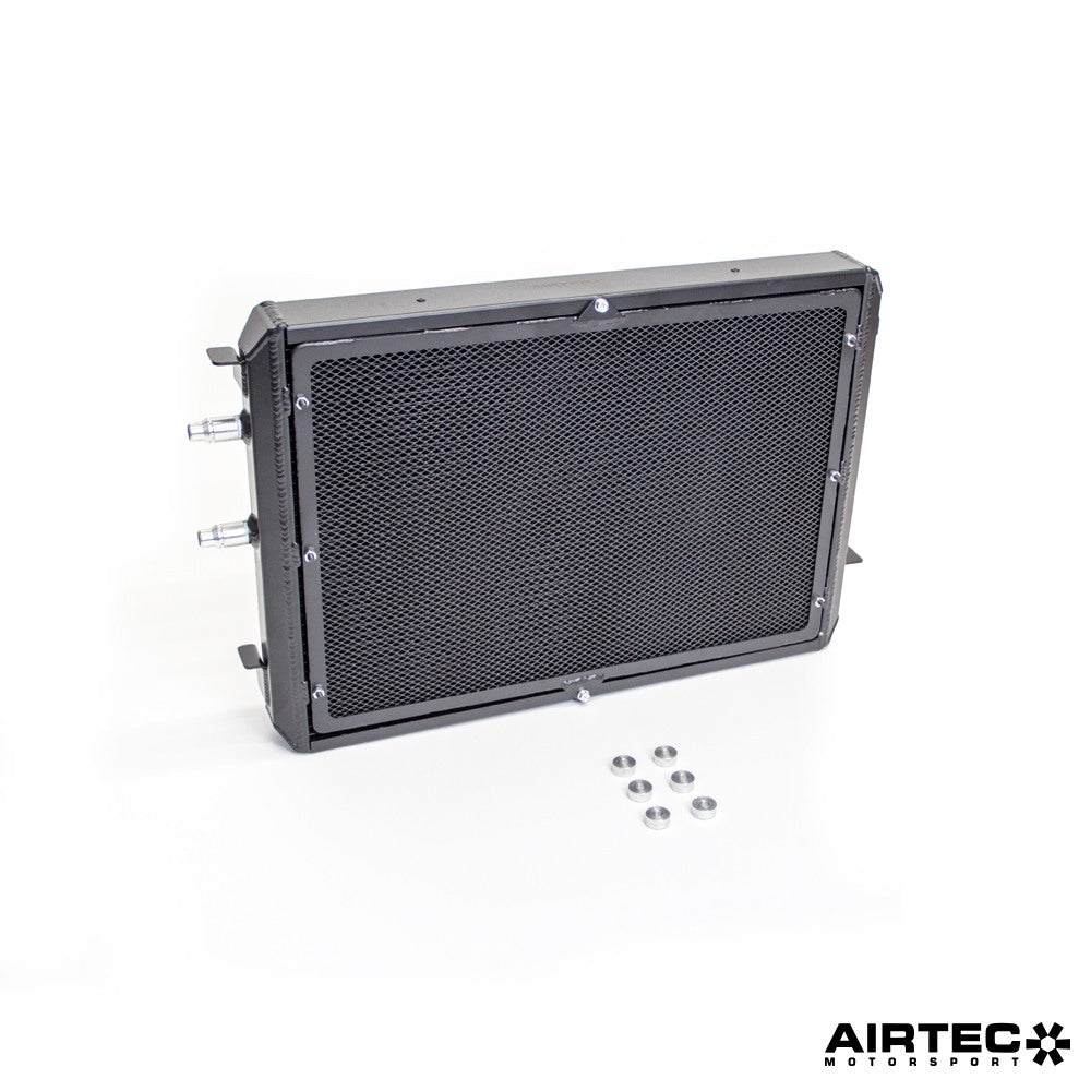 Aggiornamento del radiatore di carica AIRTEC Motorsport per BMW F87 M2 Competition, F80 M3 e F82 M4 (S55) - dettaglio 2