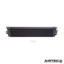 Load image into Gallery viewer, Radiatore olio AIRTEC Motorsport per BMW F87 M2 Competition, F80 M3 e F82 M4 (S55)