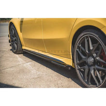 Carica l'immagine nel visualizzatore di Gallery, CarbonWorks Minigonne laterali in carbonio per Mercedes-Benz Classe A W177 dal 2018 e Cla C118 dal 2019 - foto 2