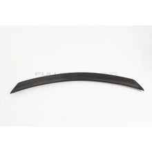 Carica l'immagine nel visualizzatore di Gallery, CarbonWorks Spoiler baule posteriore V Style in carbonio per Mercedes-Benz Classe C W204 2007-2014 – cod. 120778 - foto 2