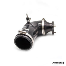 Carica l'immagine nel visualizzatore di Gallery, AIRTEC Motorsport Gomito turbo allargato per Fiesta ST180 in silicone - dettaglio 3