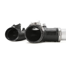 Carica l'immagine nel visualizzatore di Gallery, Tubo aspirazione turbina MST Performance BMW N20 - confronto con originale