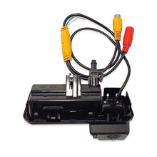 Carica l'immagine nel visualizzatore di Gallery, Retrocamera AHD con Ugello Audi Q2 Q3 Q5 A5 A6, VW Skoda Porsche – IP68 - immagine 2