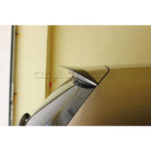 Carica l'immagine nel visualizzatore di Gallery, CarbonWorks Spoiler posteriore Osia Style in carbonio per Volkswagen Golf BE1/BE2/BQ1 2012-2022 - foto 4
