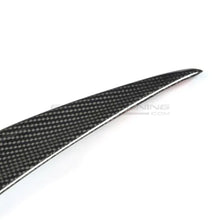 Carica l'immagine nel visualizzatore di Gallery, CarbonWorks Spoiler posteriore OEM Style in carbonio per Mercedes-Benz Classe C W205 2014-2022 - foto 3