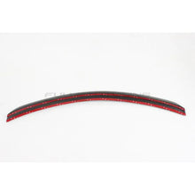 Carica l'immagine nel visualizzatore di Gallery, CarbonWorks Spoiler baule posteriore V Style in carbonio per Mercedes-Benz Classe C W204 2007-2014 – cod. 120778 - foto 4