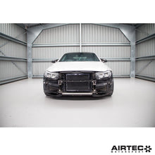 Load image into Gallery viewer, Aggiornamento del radiatore di carica AIRTEC Motorsport per BMW F87 M2 Competition, F80 M3 e F82 M4 (S55) - dettaglio 5