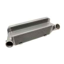 Carica l'immagine nel visualizzatore di Gallery, Dettaglio della massa radiante da 5 pollici dell'intercooler Cooling Solutions per BMW N54 N55