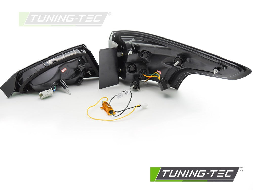 Fanali Posteriori Fumé Rossi Sequenziali per Ford Focus (Mk3) 2011-2018