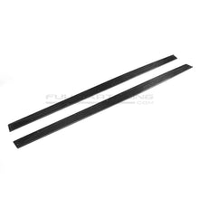 Carica l'immagine nel visualizzatore di Gallery, CarbonWorks Minigonne laterali M Style in carbonio per BMW M3 F80 2014-2018 e M4 F82/F83 2014-2022 - foto 3