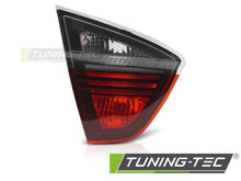 Carica l&#39;immagine nel visualizzatore di Gallery, Fanale Posteriore RED SMOKE Lato Sinistro TYC FLAP per BMW Serie 3 E90 05-08