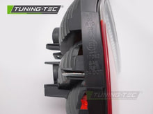 Carica l&#39;immagine nel visualizzatore di Gallery, Fanale Posteriore RED SMOKE Lato Sinistro TYC FLAP per BMW Serie 3 E90 05-08