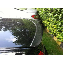 Carica l'immagine nel visualizzatore di Gallery, CarbonWorks Spoiler posteriore AMG Style in carbonio per Mercedes-Benz Classe C W204 2007-2014 - foto 4