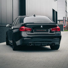 Carica l'immagine nel visualizzatore di Gallery, CarbonWorks Spoiler posteriore baule CS Style in carbonio per BMW Serie 3 F30/F80 F31/M3 2011-2018 - foto 3