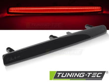 Carica l'immagine nel visualizzatore di Gallery, Terzo Stop SMOKE LED per VW T5 03-15 TAILGATE