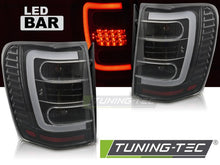 Carica l&#39;immagine nel visualizzatore di Gallery, Fanali Posteriori CHRYSLER JEEP GRAND CHEROKEE 99-05.05 BLACK CLEAR LED