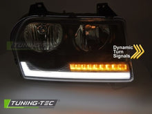 Carica l&#39;immagine nel visualizzatore di Gallery, Fari Anteriori CHRYSLER 300 05-08 TUBE LIGHT BLACK