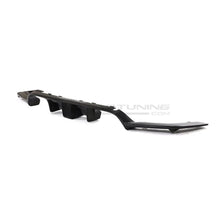 Carica l'immagine nel visualizzatore di Gallery, CarbonWorks Diffusore posteriore con terzo stop in carbonio per BMW M3 F80 2014-2018 e M4 F82/F83 2014-2022 - foto 2