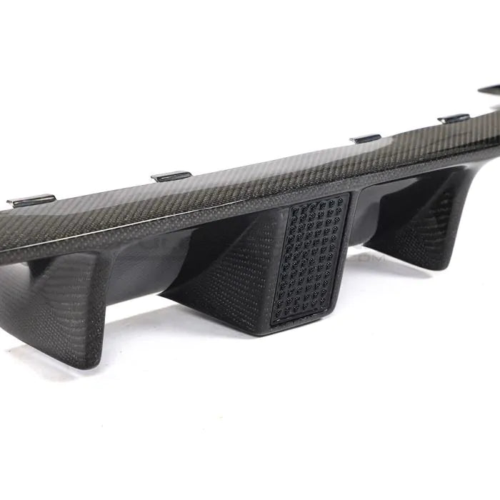 CarbonWorks Diffusore posteriore con terzo stop in carbonio per BMW M3 F80 2014-2018 e M4 F82/F83 2014-2022 - foto 3