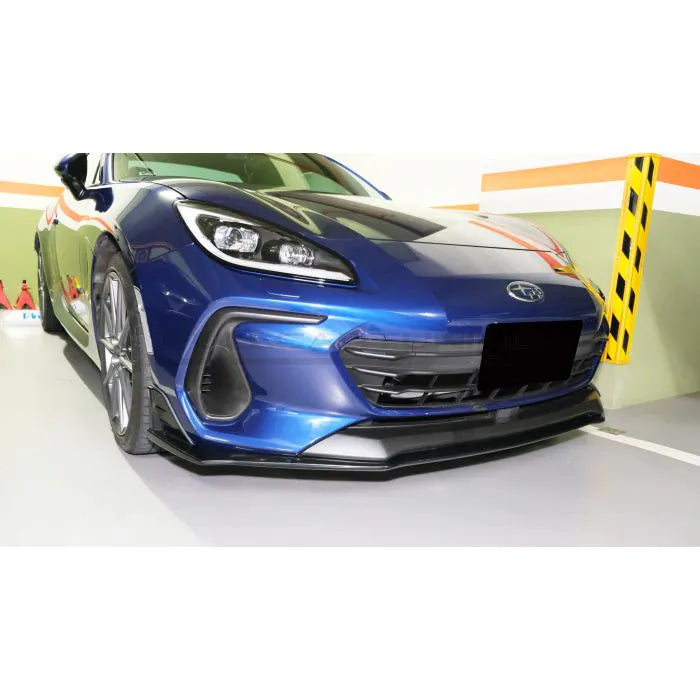 Vista frontale Subaru BRZ con lip STi Style