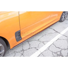 Carica l'immagine nel visualizzatore di Gallery, CarbonWorks Minigonne laterali CK Style in carbonio per Kia Stinger dal 2017 - foto 2