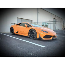 Carica l'immagine nel visualizzatore di Gallery, CarbonWorks Lip paraurti anteriore GT Style in carbonio per Lamborghini HuracÁn 2014-2020 - foto 6