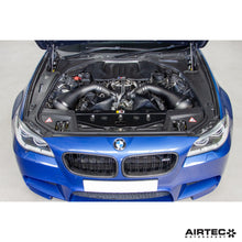 Carica l'immagine nel visualizzatore di Gallery, Aggiornamento del dispositivo di raffreddamento di carica AIRTEC Motorsport per BMW M5/M6 (F10/F12) - dettaglio 15