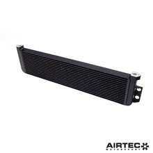 Load image into Gallery viewer, Radiatore olio AIRTEC Motorsport per BMW F87 M2 Competition, F80 M3 e F82 M4 (S55) - dettaglio 2