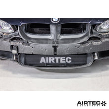 Load image into Gallery viewer, Radiatore olio AIRTEC Motorsport per BMW E9x M3 - dettaglio 6