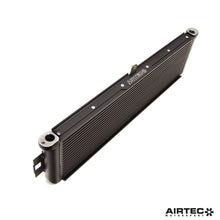 Carica l'immagine nel visualizzatore di Gallery, Radiatore olio AIRTEC Motorsport per BMW G87 M2, G80 M3 e G82 M4 - dettaglio 2