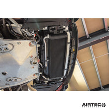 Carica l'immagine nel visualizzatore di Gallery, Radiatore olio AIRTEC Motorsport per BMW G87 M2, G80 M3 e G82 M4 - dettaglio 10