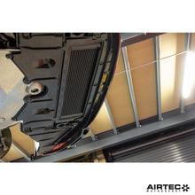 Carica l'immagine nel visualizzatore di Gallery, Radiatore olio AIRTEC Motorsport per BMW G87 M2, G80 M3 e G82 M4 - dettaglio 8