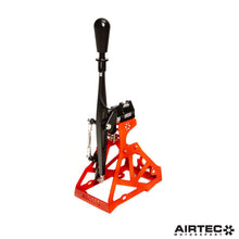 Load image into Gallery viewer, Gruppo cambio AIRTEC Motorsport per Toyota Corolla GR – Edizione speciale rossa - dettaglio 5