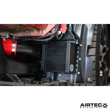 Load image into Gallery viewer, Radiatore olio AIRTEC Motorsport per Honda Civic FK2 Type R - dettaglio 6