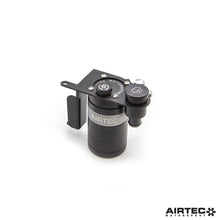 Load image into Gallery viewer, Kit di sfiato AIRTEC Motorsport per VW Golf R Mk7 - dettaglio 4
